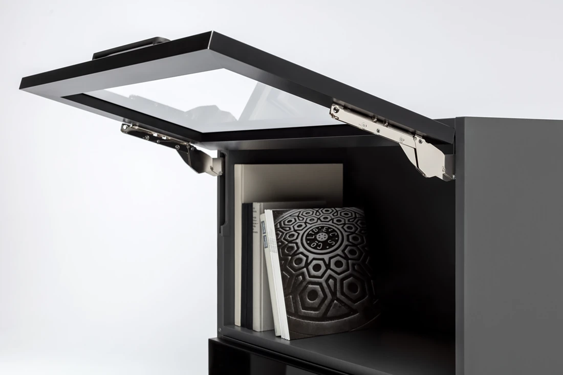 <p><span>You'll see that you can't see anything: The Free slim flap fitting from H&auml;fele is a technical revolution. Free slim can be integrated into the side panels of tall cabinets almost invisibly and without losing space. Figure: H&auml;fele </span></p>