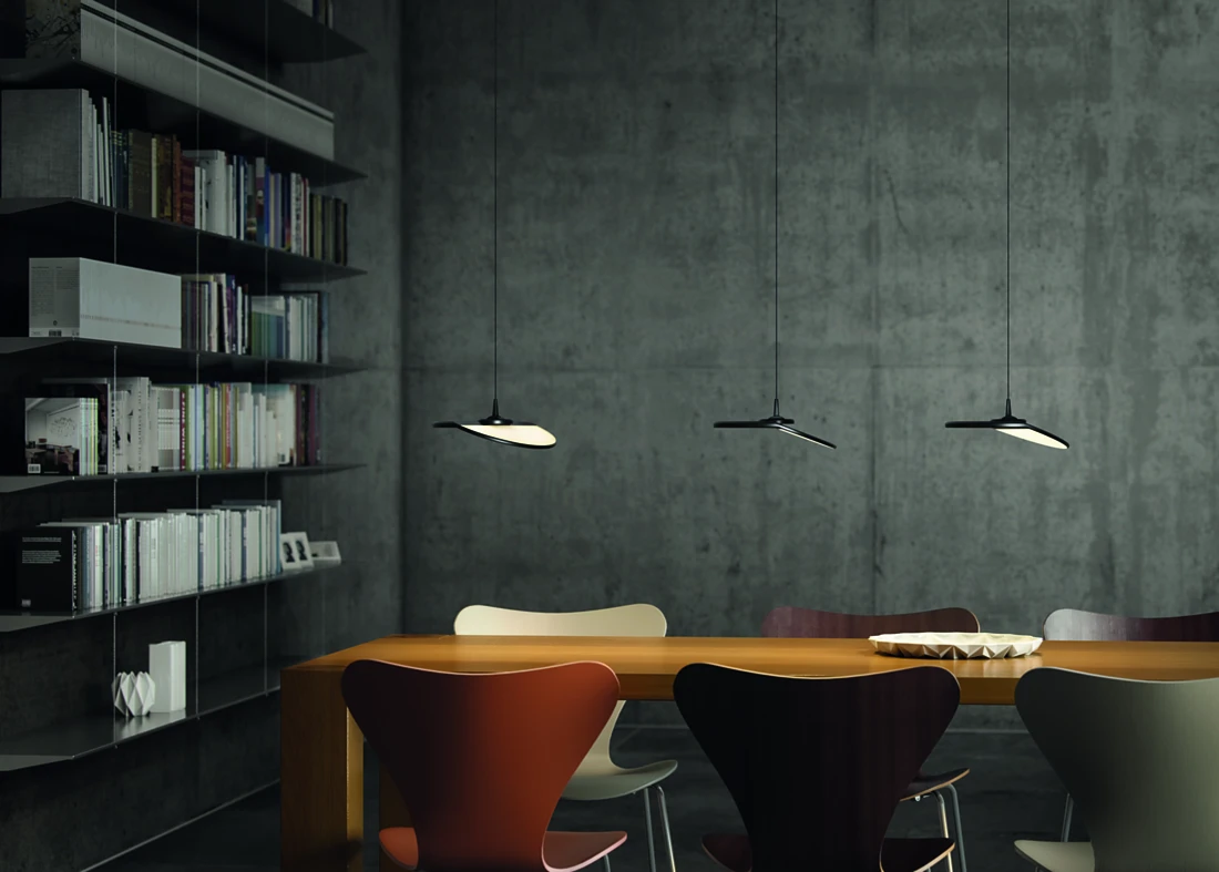 Ideal for illuminating work surfaces, dining tables or counters: the flexible and cableless, battery-powered Gravity CL is used wherever it is needed without a predefined cable outlet. Photo: DesignRaum GmbH<br />