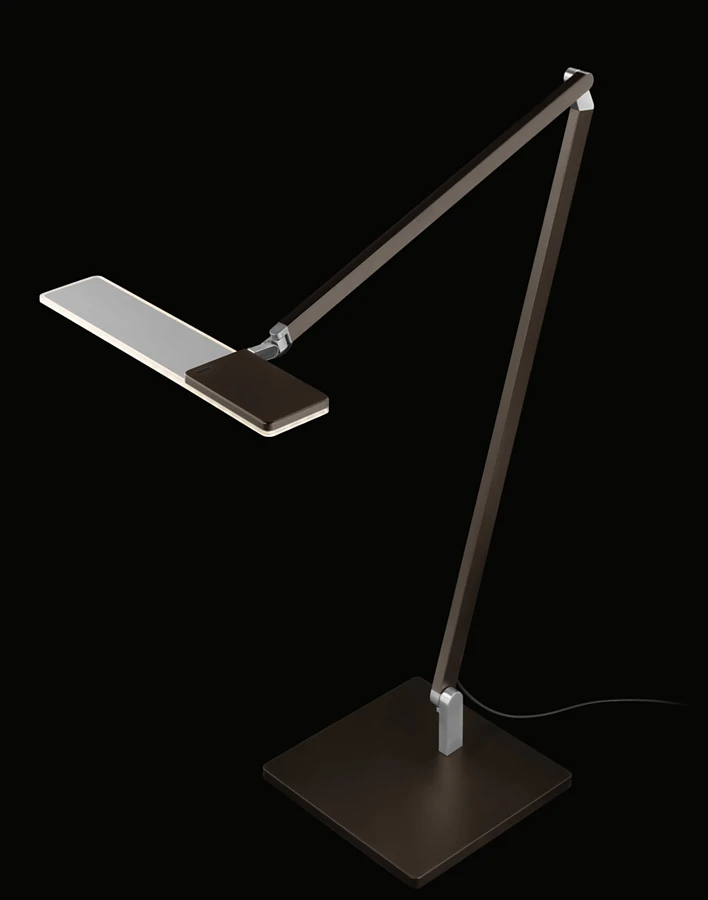 The Roxxane Office from Nimbus is an extremely manoeuvrable LED desk luminaire whose functionality and flexibility were major factors in its becoming a design icon. The timeless design remains, the colour "dark bronze" is new. Design: Rupert Kopp, Photo: Frank Ockert