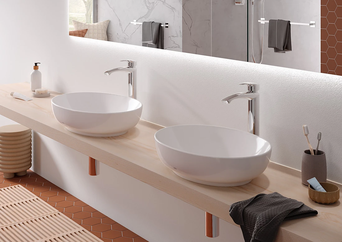 Die Aufsatzwaschtische der Serie WU werden in runder und eckiger Form angeboten und integrieren sich harmonisch in verschiedene Badezimmerambiente. Foto: TOTO