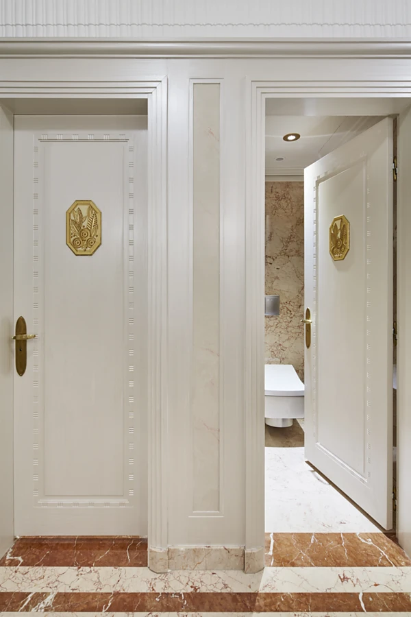 Luxushotels wie das Le Meurice fungieren als Trendsetter. Viele Inspirationen verwirklichen die Hotelgäste dann in ihren Privaträumen. Foto: Francis Amiand <br />