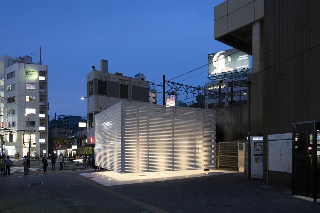 <p><span>&ldquo;WHITE&rdquo; by Kashiwa Sato</span> is located at the busy, bustling west exit of Tokyo&rsquo;s Ebisu Station. Photo: TOTO LTD.</p>