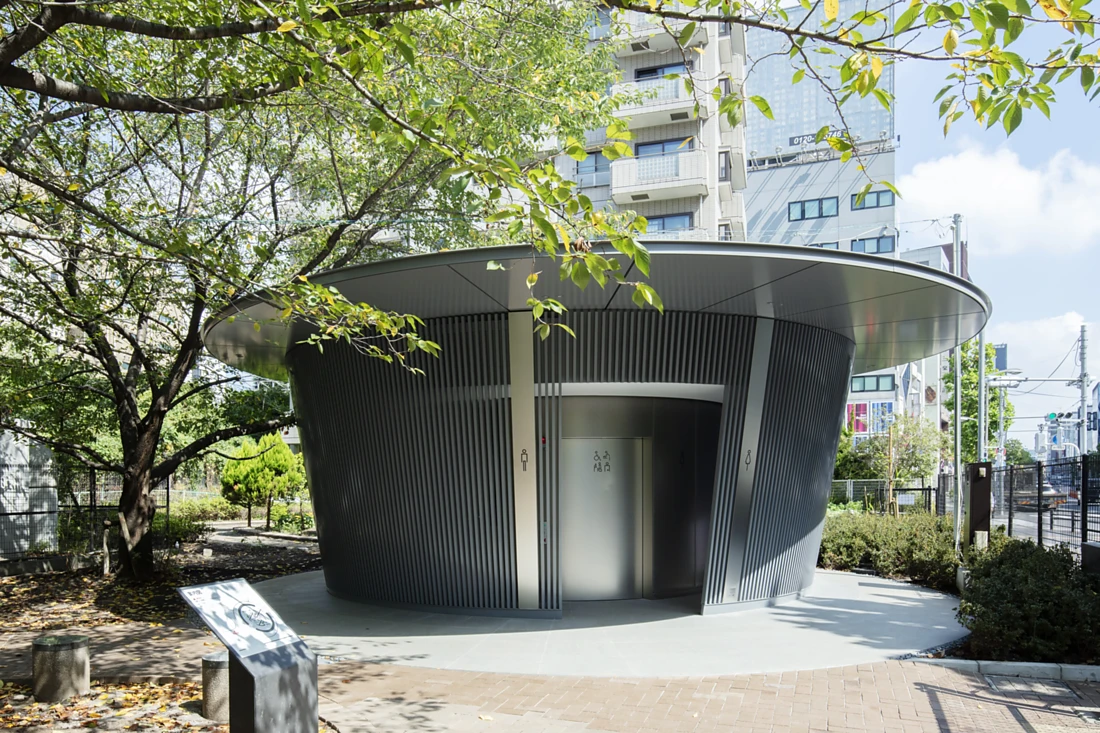 Tadao Ando designed this attractive toilet pavilion in Jingu-Dori Park, Tokyo. “Everyone’s toilet”, designed for people of all ages and abilities, both men and women, has a large overhang with communal space outside. It is located in the middle of the side entrance to Shibuya station. Photo: The Nippon Foundation